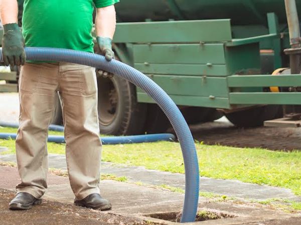 Quando limpar a fossa séptica? Descubra agora! em Ribeirão Preto